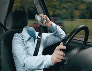 los peligros del teléfono en el coche